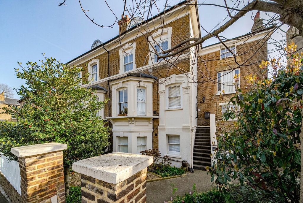 Property photo 1 of 10 Exterior