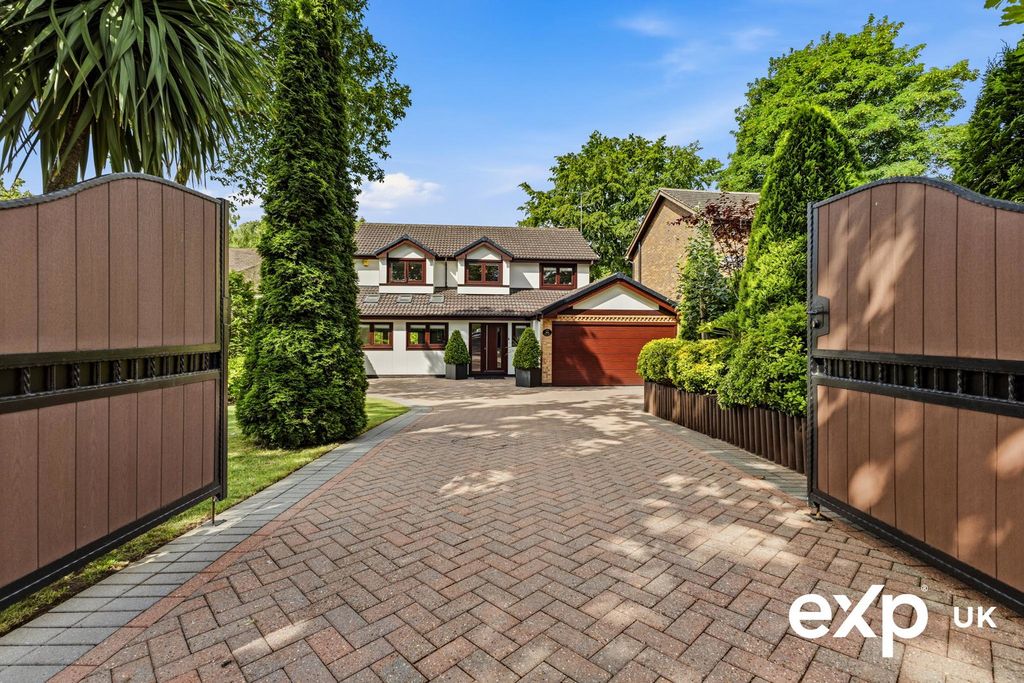 Property photo 1 of 43