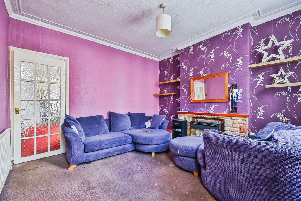 Property photo 3 of 18
