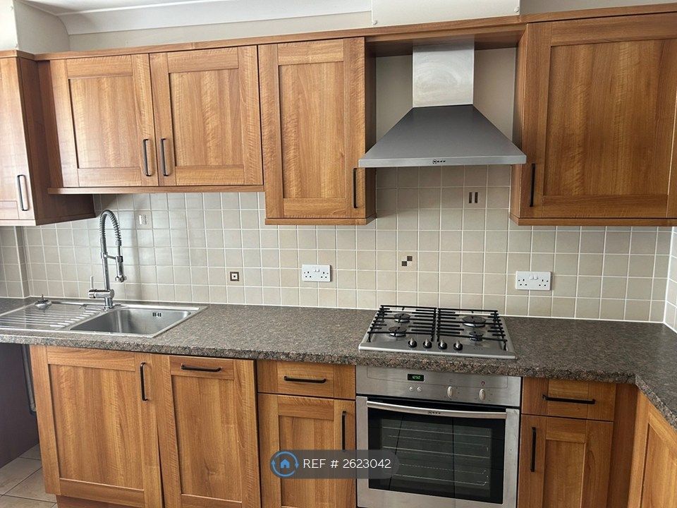 Property photo 3 of 20 Kitchen