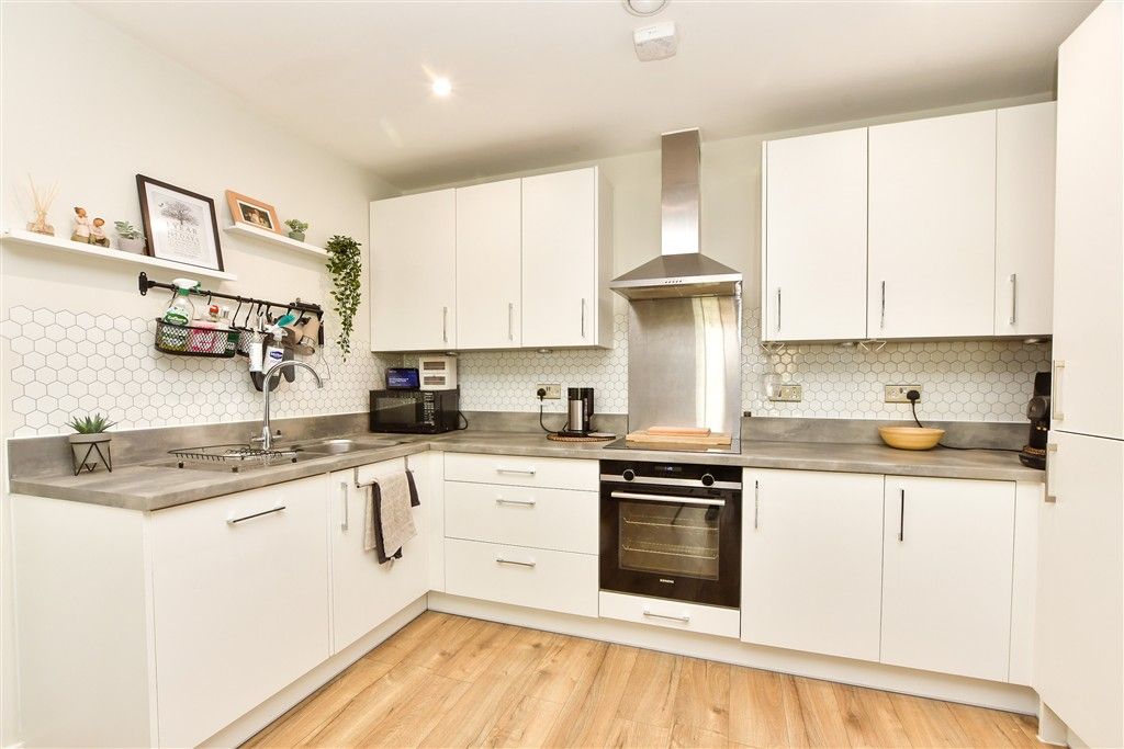 Property photo 1 of 11 Lounge/Kitchen