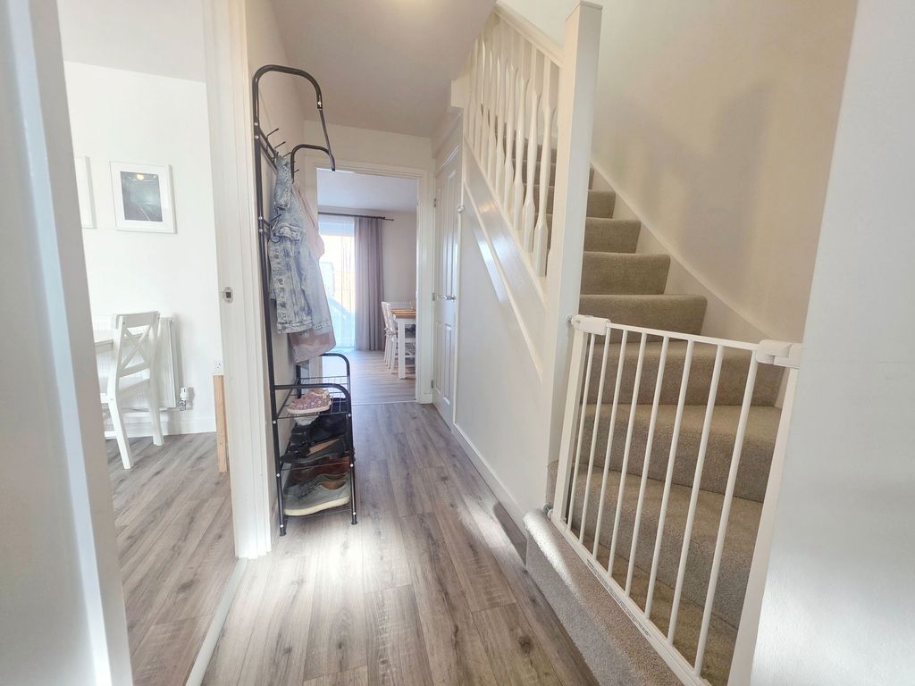 Property photo 2 of 21