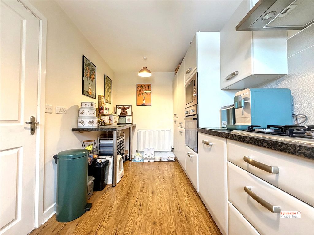 Property photo 3 of 20 Picture No. 04