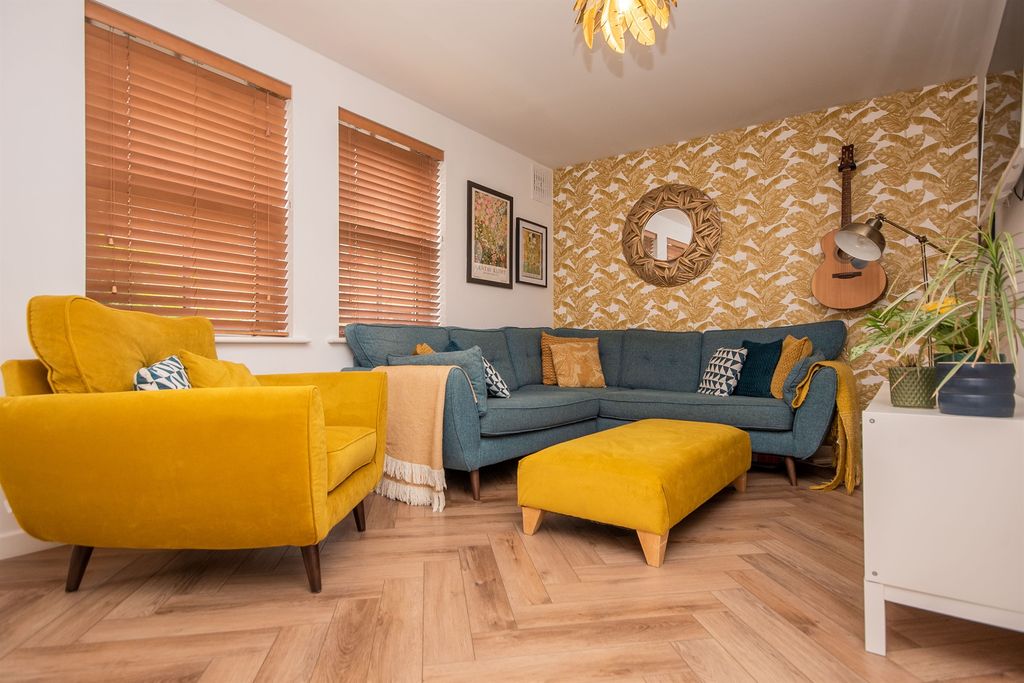 Property photo 2 of 16