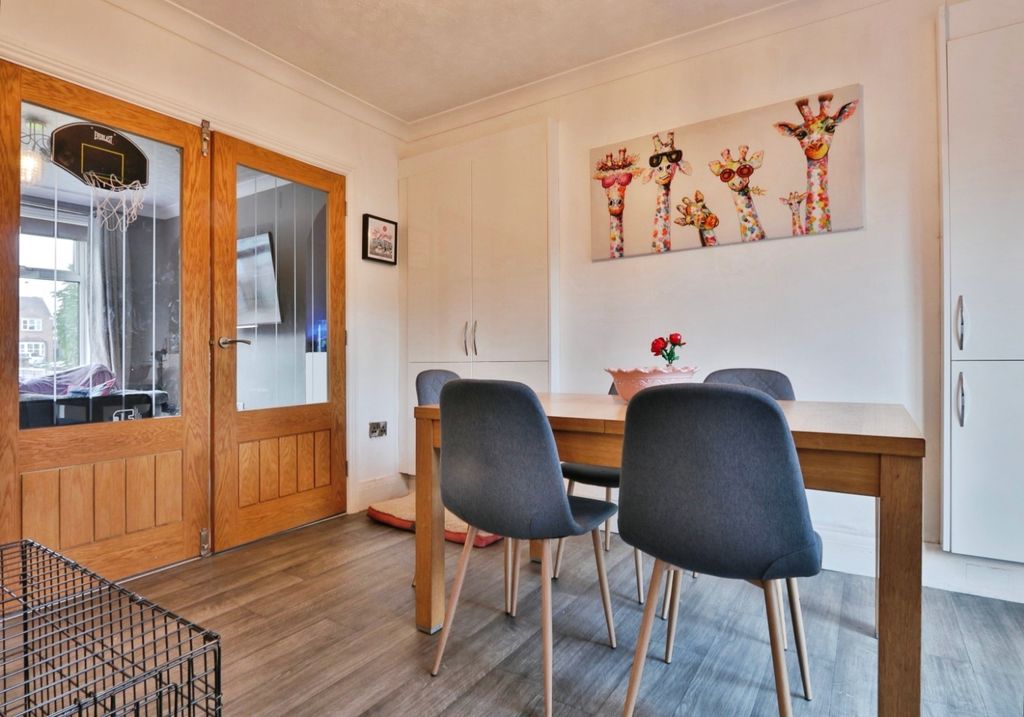 Property photo 2 of 13 4867614