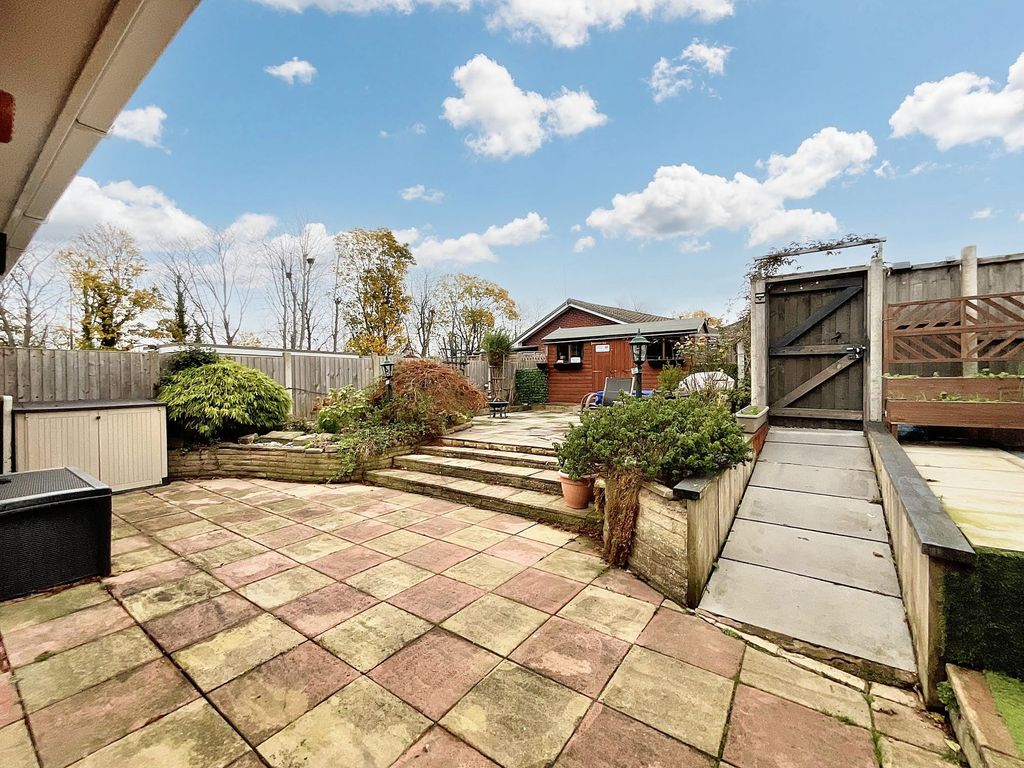 Property photo 2 of 27