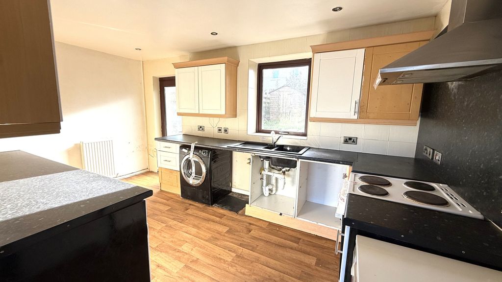 Property photo 3 of 12 5.Jpeg