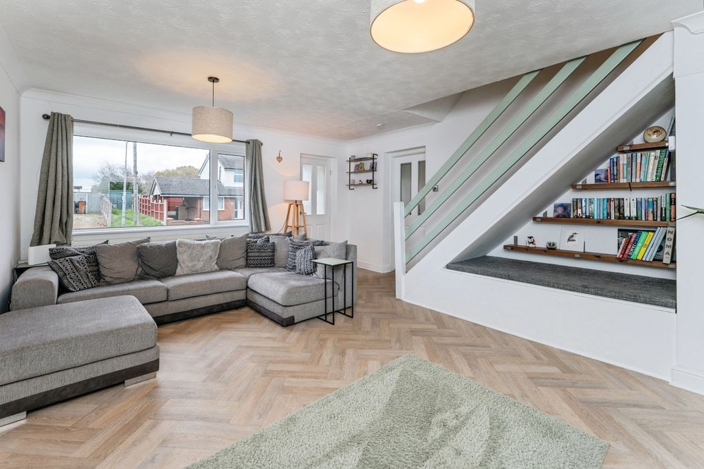 Property photo 2 of 21 Photo