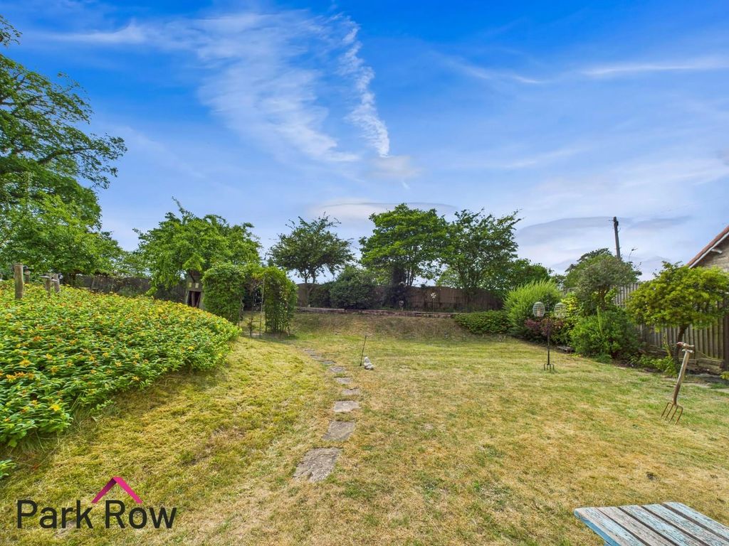 Property photo 3 of 34