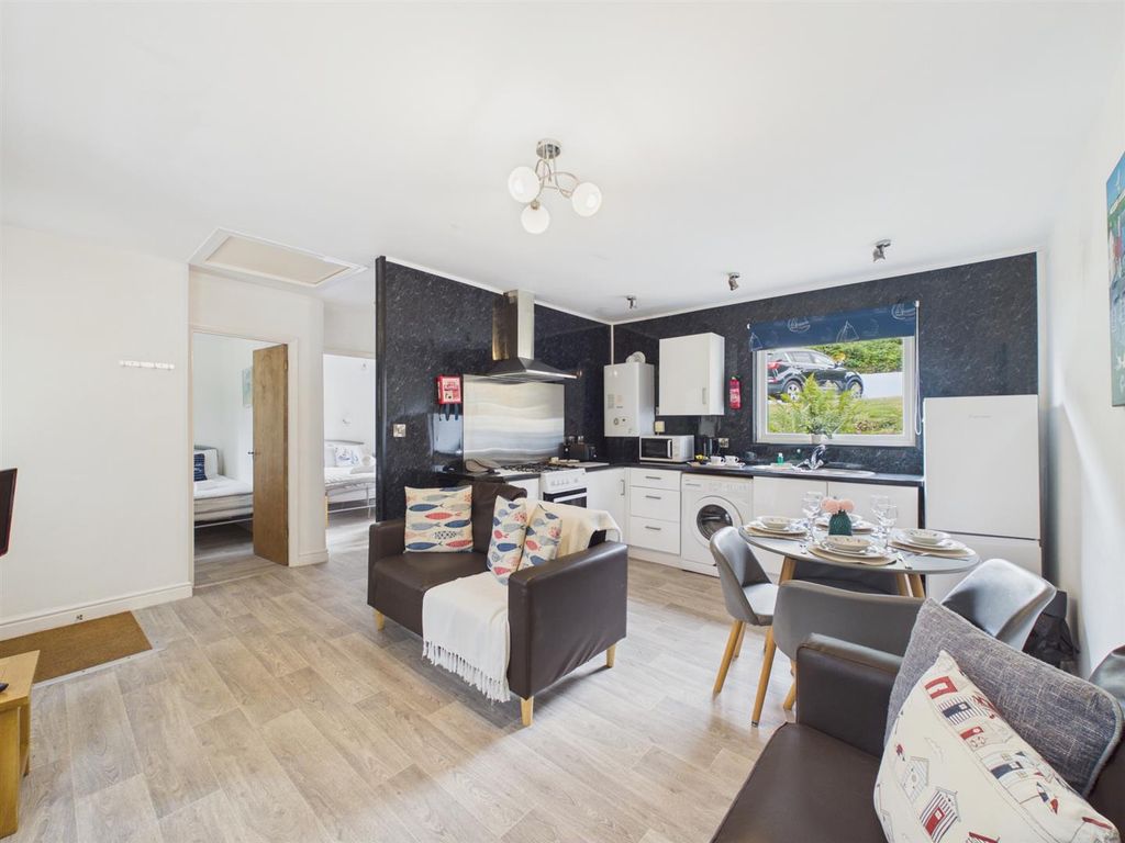 Property photo 3 of 8 L/K/D