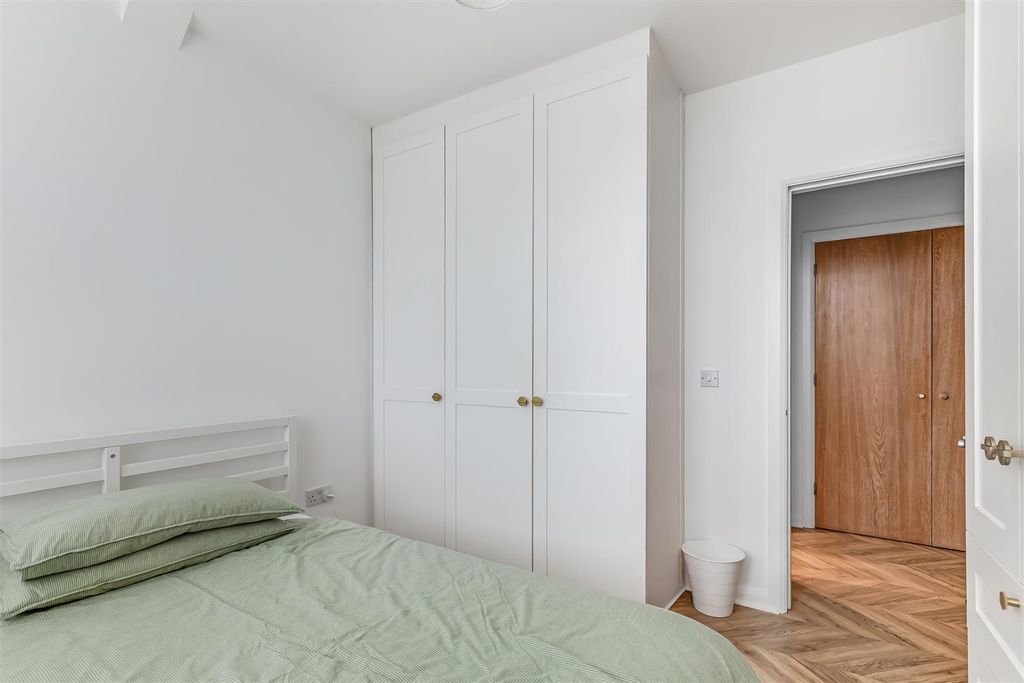 Additional image 10 of 1 bed flat for saleParish Gate, Burley In Wharfedale, Ilkley LS29