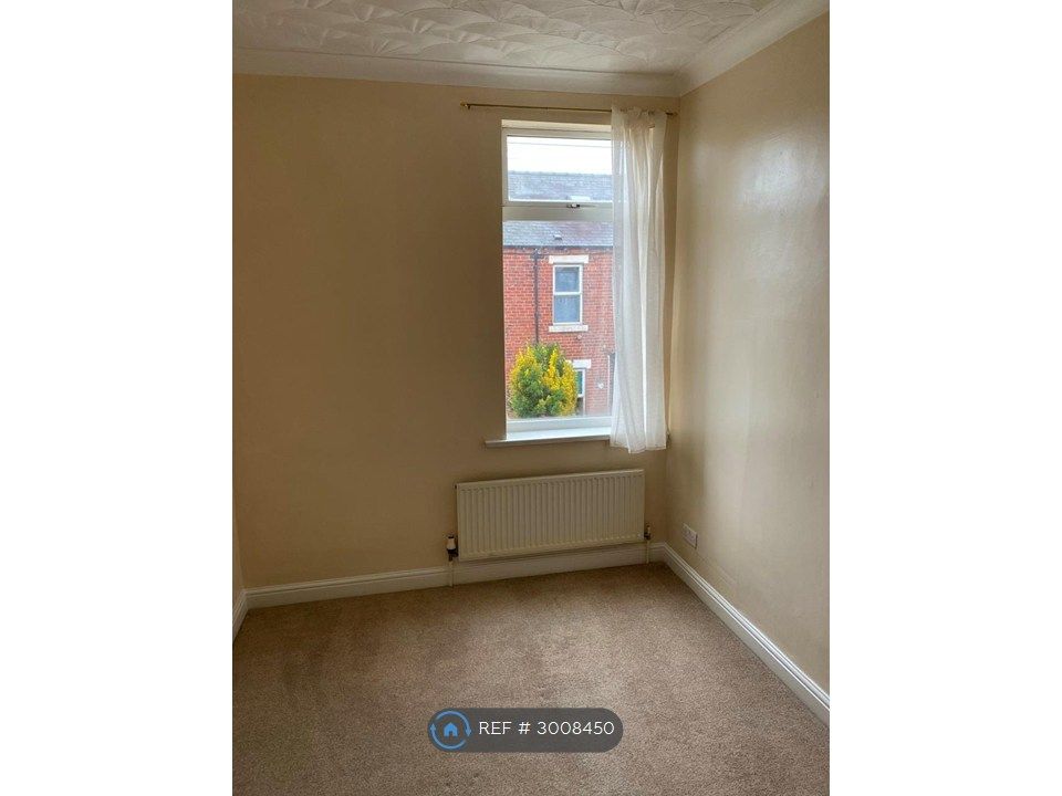 Property photo 2 of 10 Bedroom 2