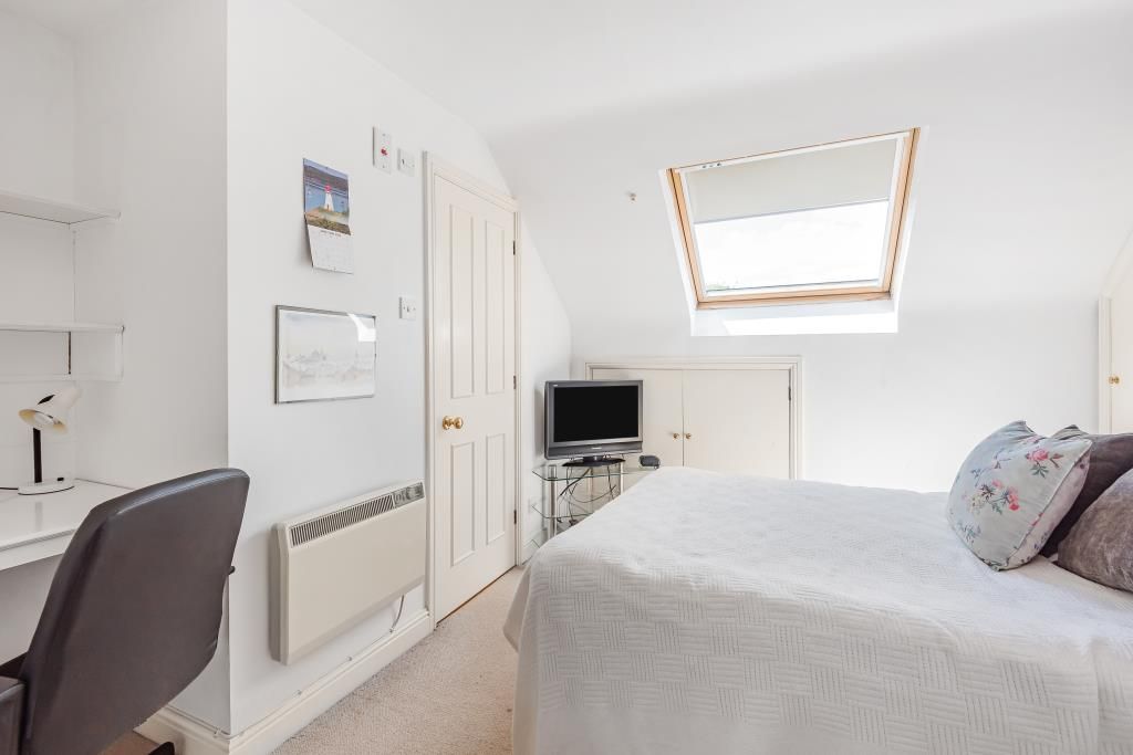 Property photo 3 of 10 Bedroom