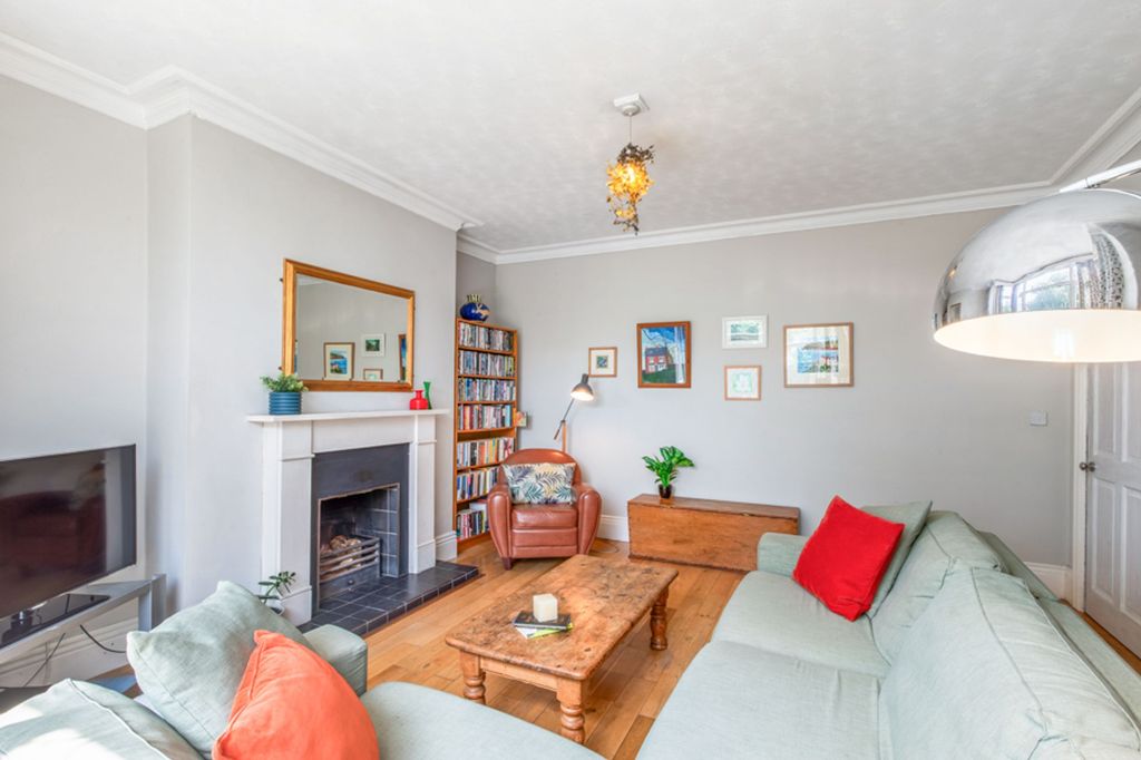 Property photo 2 of 19