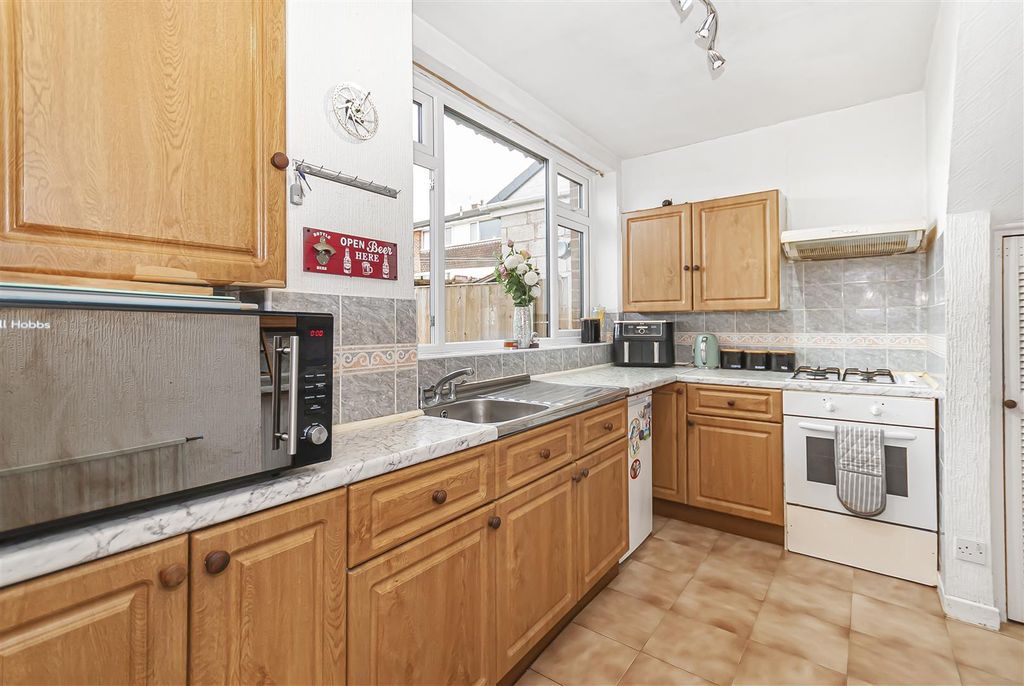 Property photo 3 of 29 Kitchen
