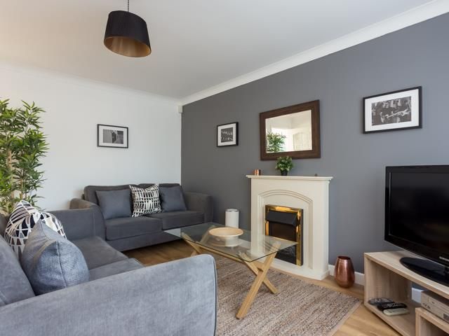 Property photo 2 of 15 86 Lake Road-Lounge - Cfp 2.Jpg