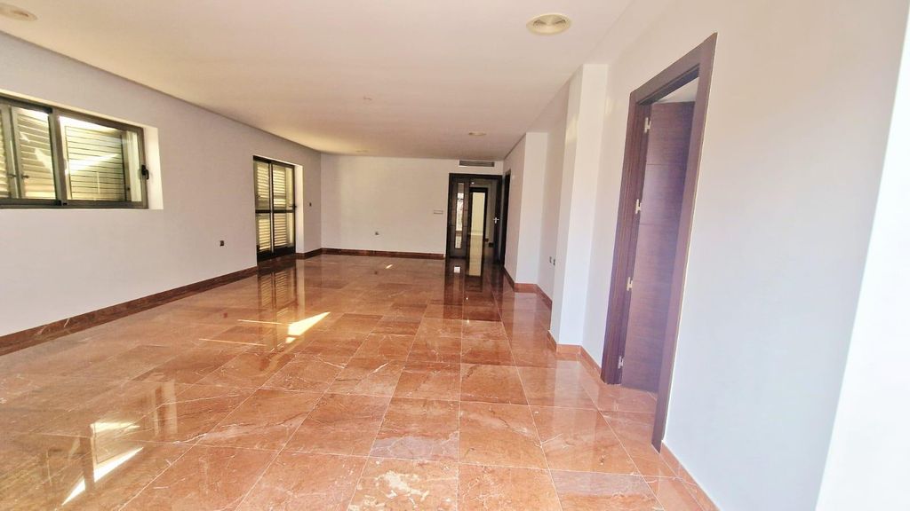 Property photo 3 of 63