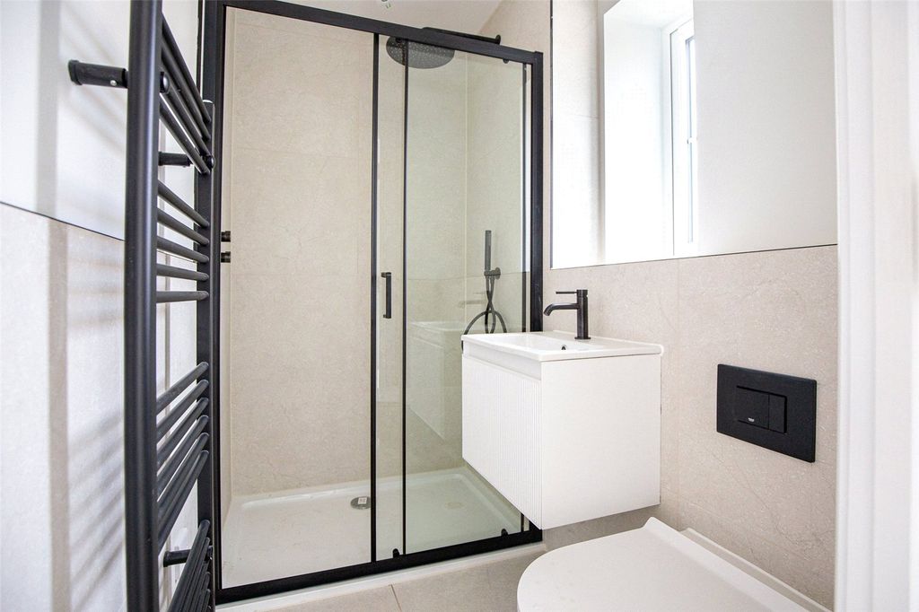 Additional image 5 of 2 bed flat for saleBristol Road, Frenchay, Bristol, Gloucestershire BS16