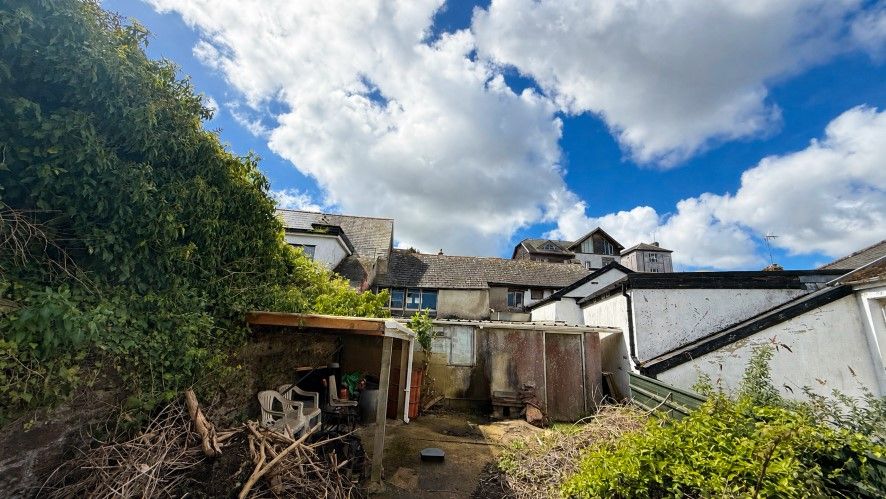 Property photo 1 of 8