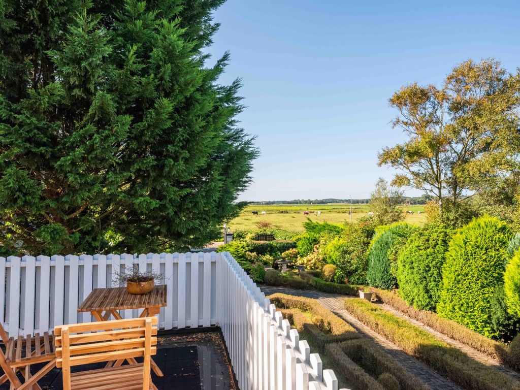 Property photo 3 of 45