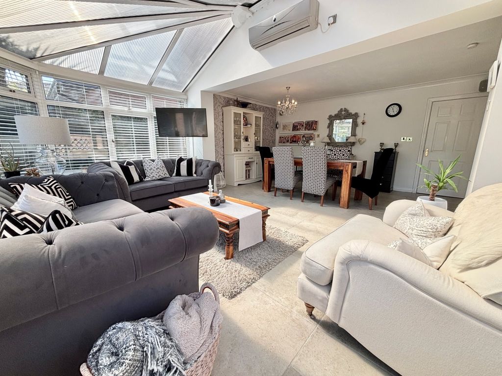 Property photo 3 of 40