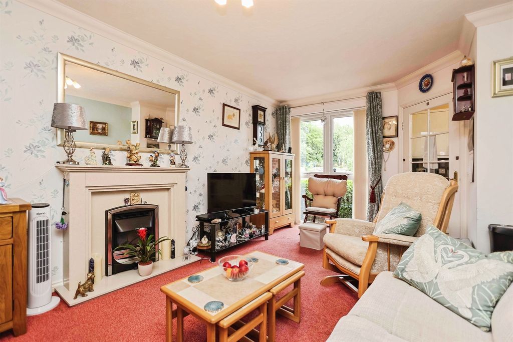 Property photo 2 of 20