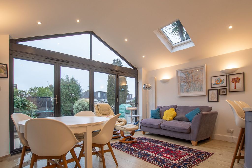 Additional image 4 of 3 bed semi-detached house for saleByrefield Road, Guildford GU2