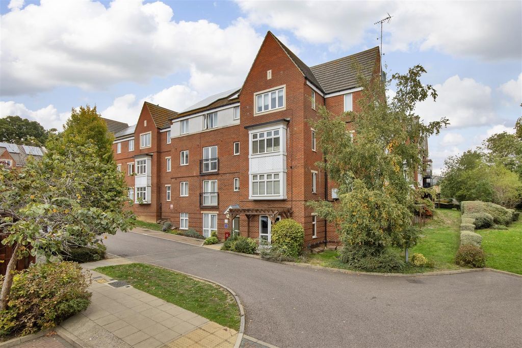 Property photo 2 of 12