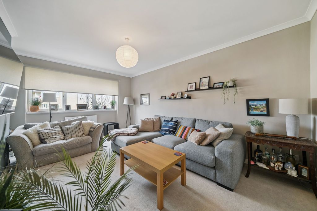 Property photo 2 of 21