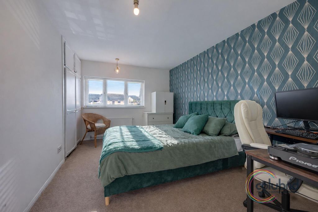 Additional image 9 of 4 bed end terrace house for saleWhitmore Avenue, Grays RM16
