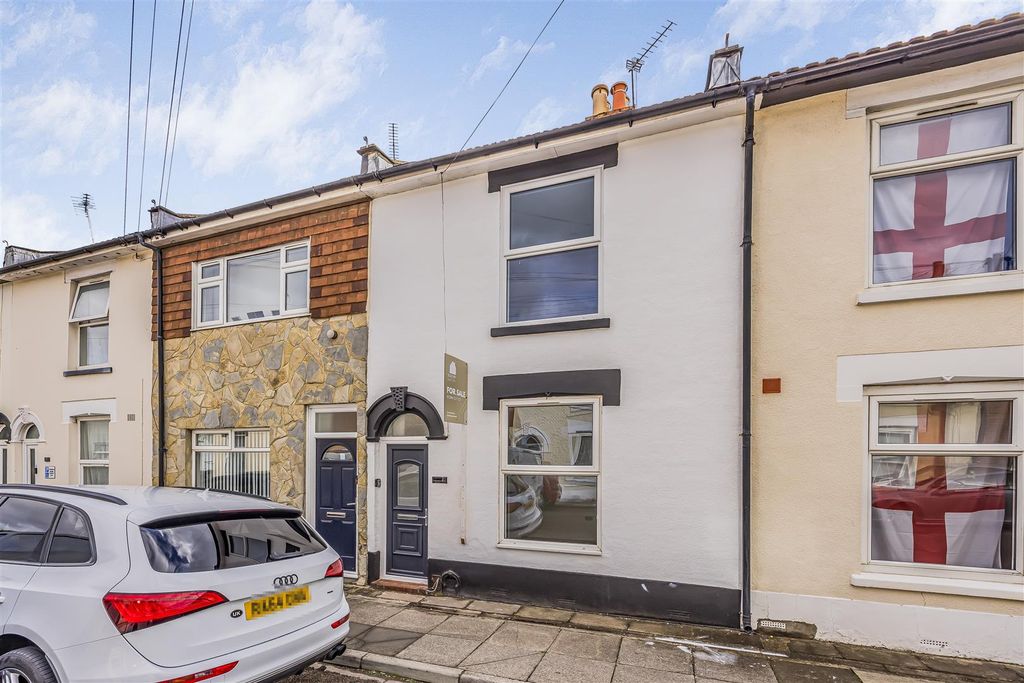 Property photo 1 of 19 31 Guildford Road, Fratton-Porticomarketing-Soldby
