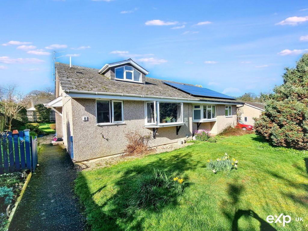 Property photo 2 of 21