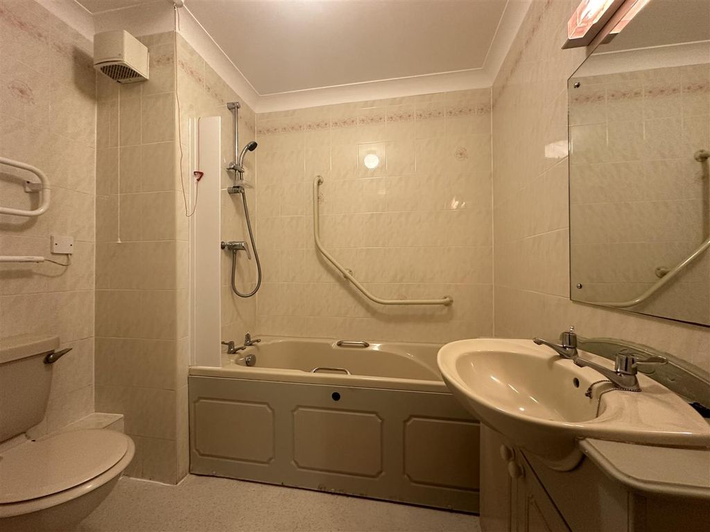 Property photo 1 of 14 Flat 16 - 2.Jpg