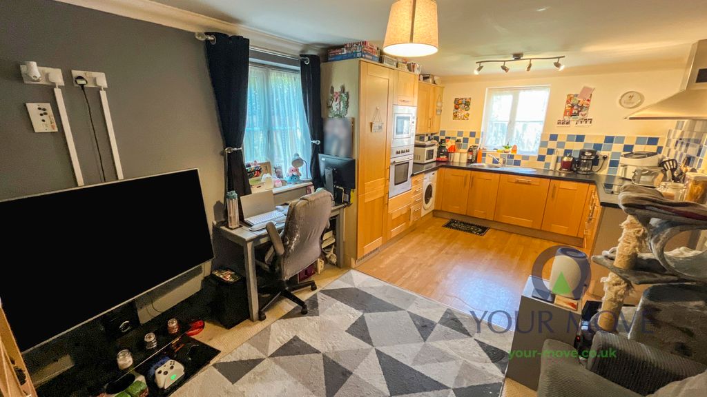 Property photo 2 of 13 Living Room/Kitchen