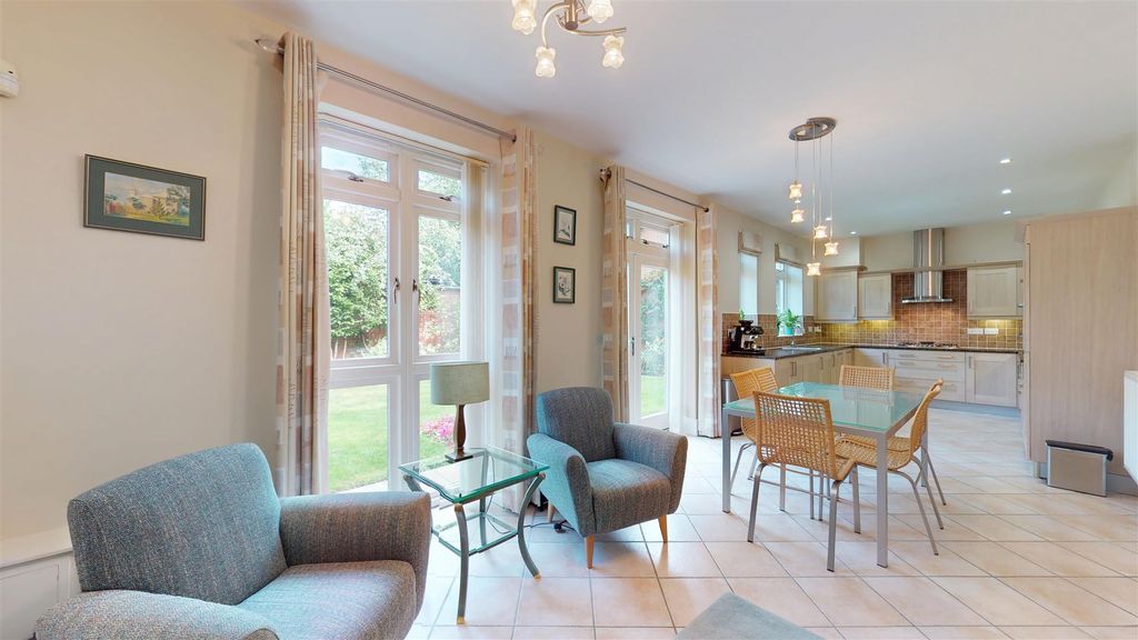 Property photo 3 of 43 Kitchen/Family/Breakfast Room