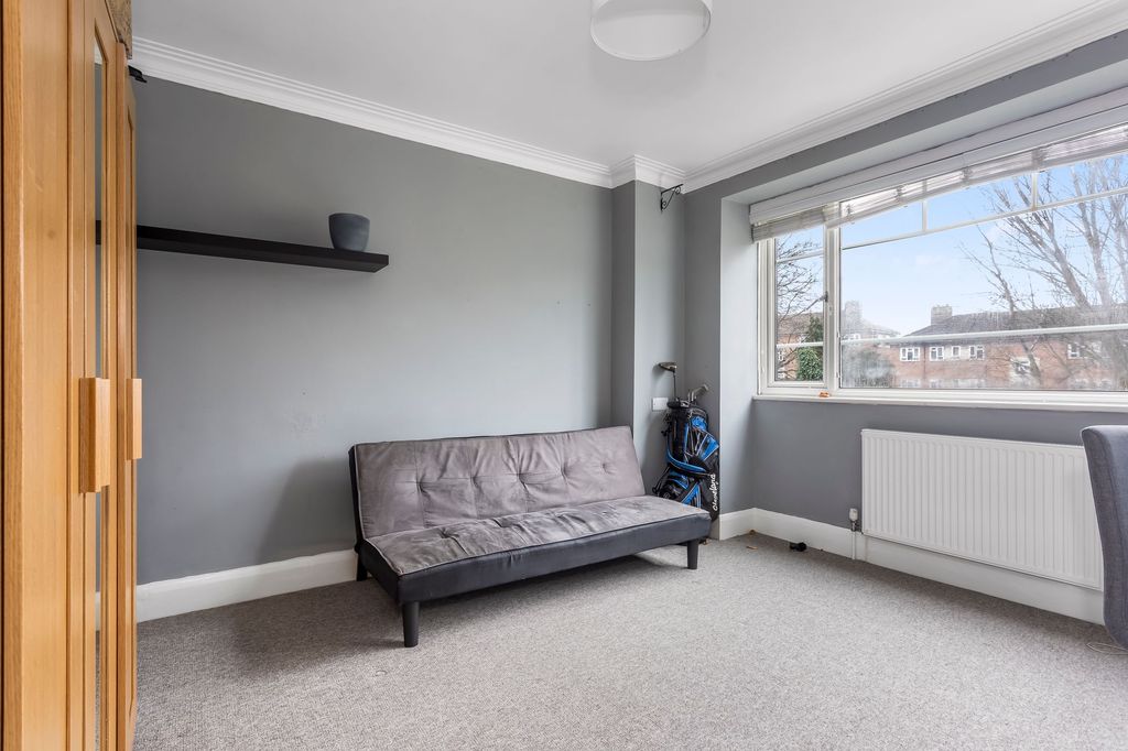 Property photo 3 of 17