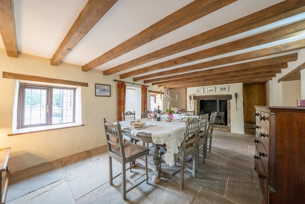 Property photo 3 of 43