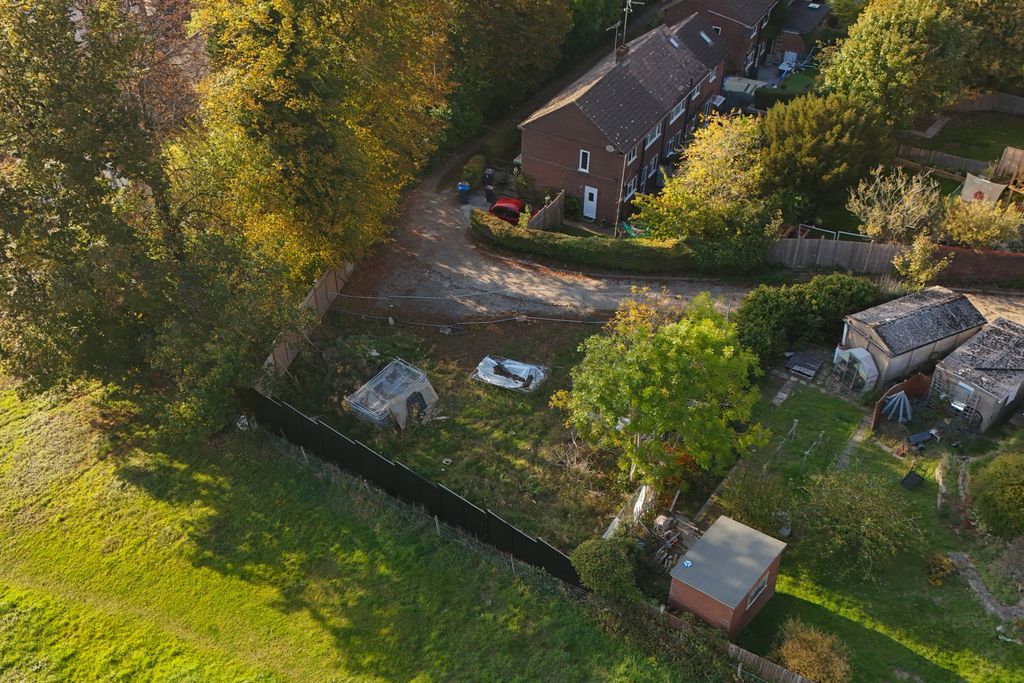 Property photo 3 of 11 Land Adjoining 6 Famet Walk, Purley, Cr8 2Dy