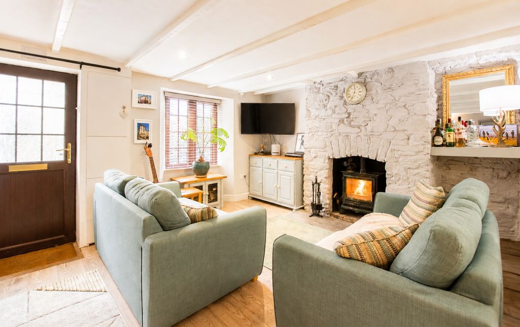 Property photo 2 of 8 l2