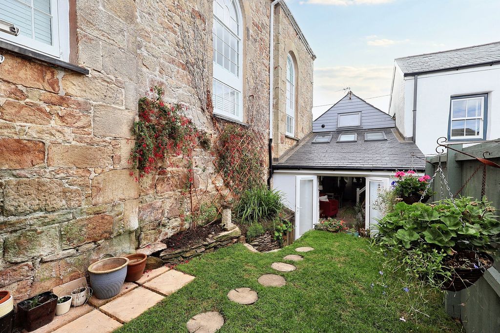 Property photo 2 of 14 External