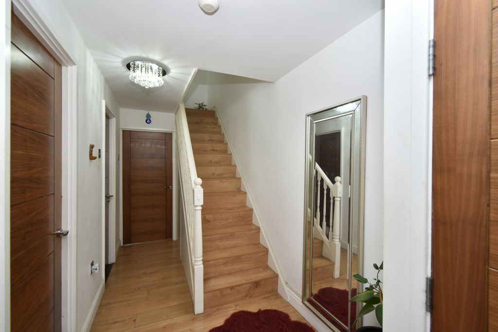 Property photo 2 of 20 Gallery