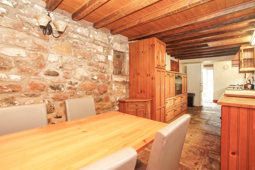 Property photo 3 of 19 Dining Kitchen