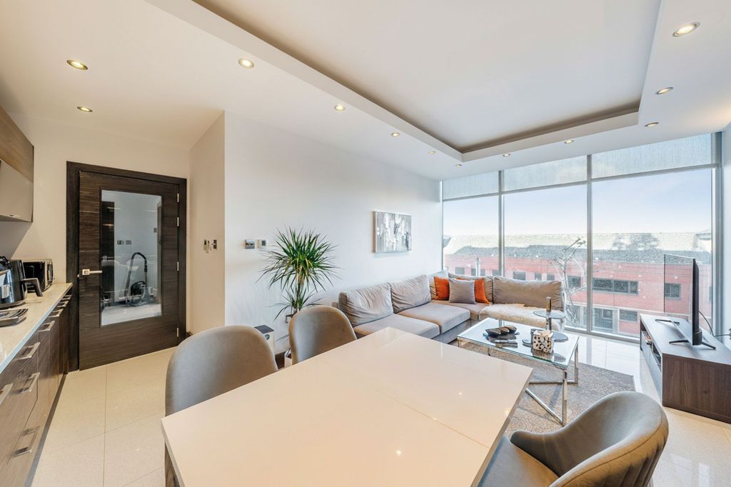 Property photo 3 of 11