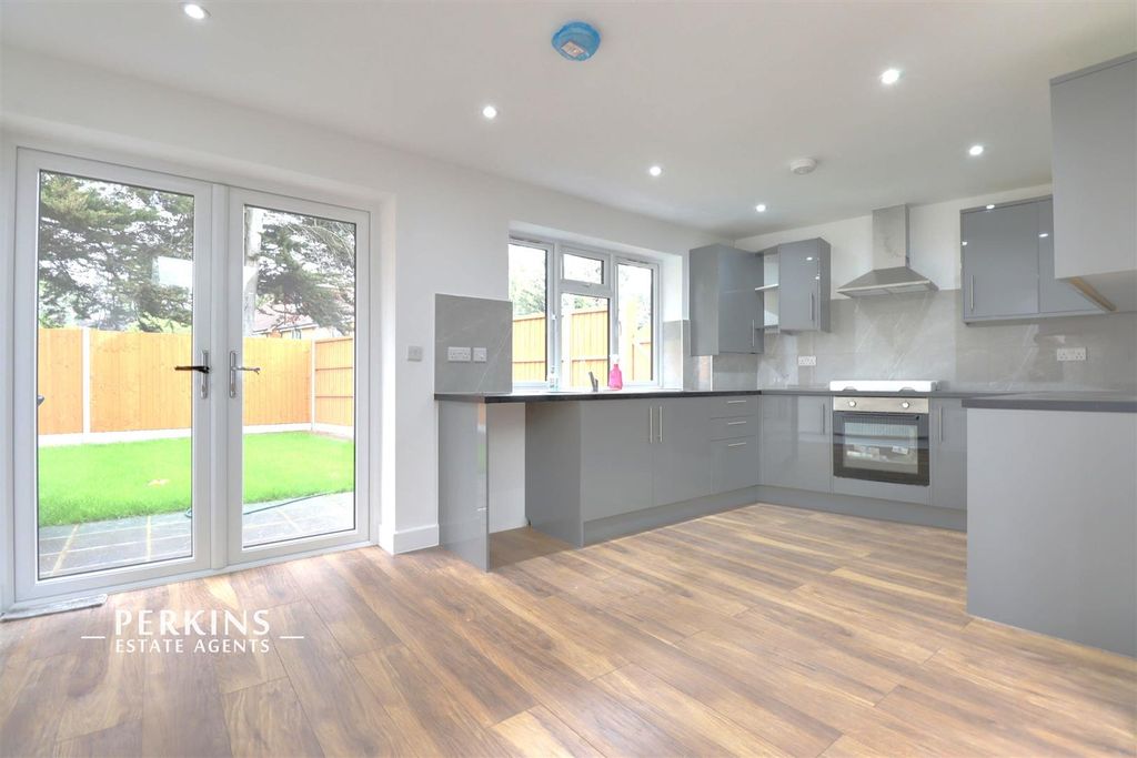 Property photo 1 of 8 Kitchen.Jpg