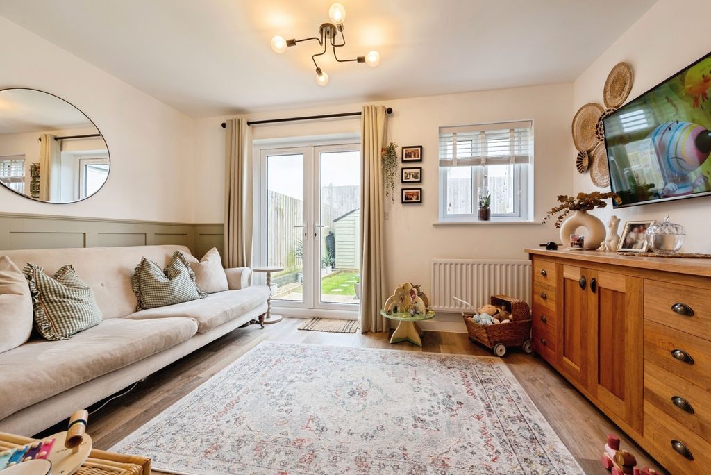 Property photo 3 of 19 Pbox-Img.Jpg