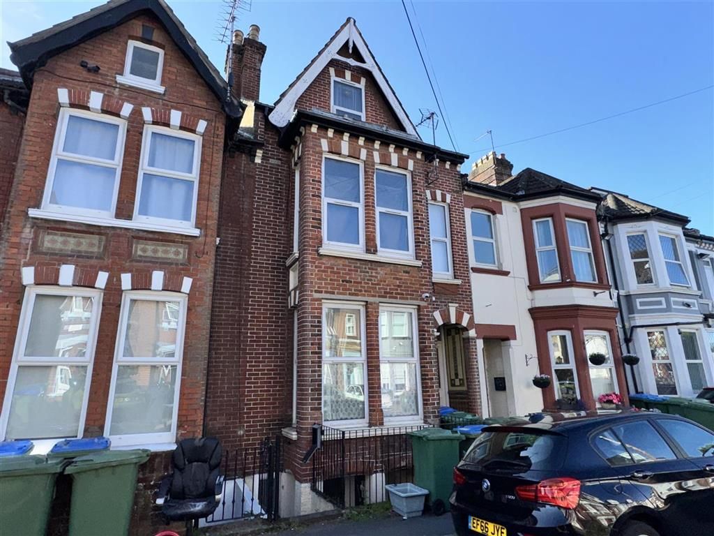 Property photo 2 of 8