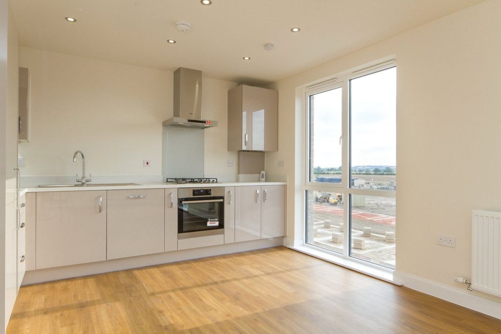 Property photo 2 of 8 Picture No. 05