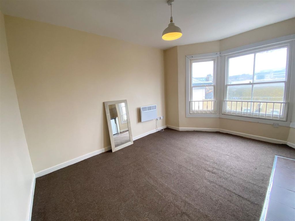 Property photo 2 of 7 Living Room.Jpg