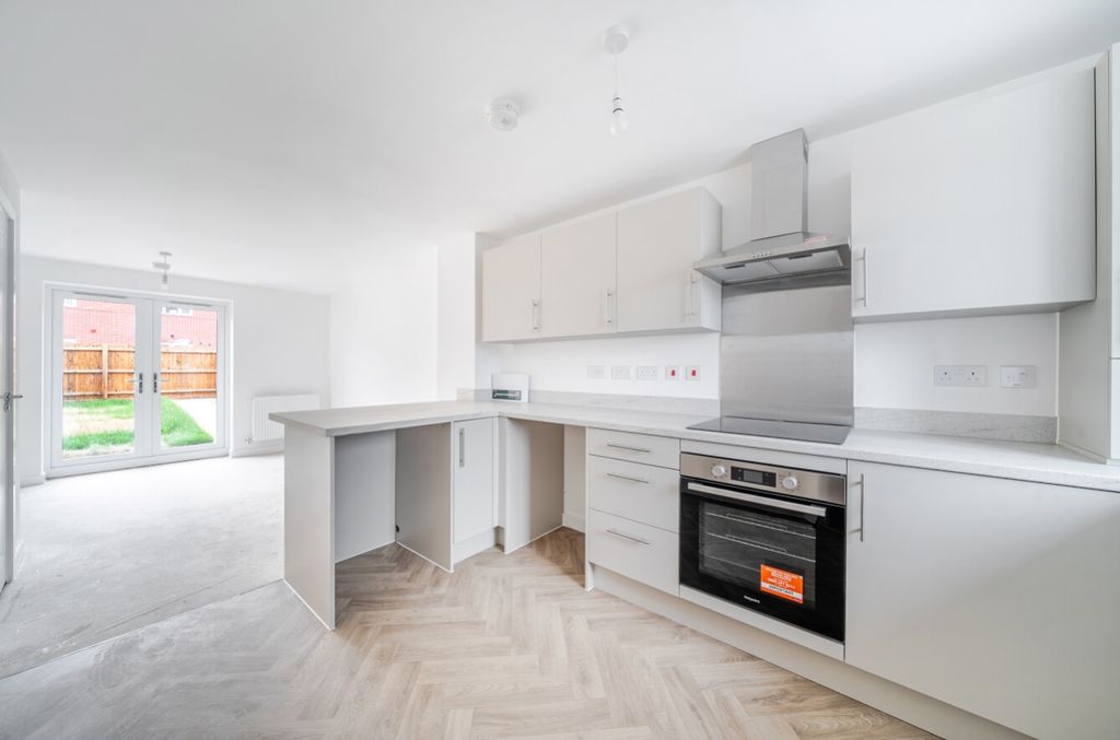 Property photo 2 of 14 1492442-4-6A560d204537c