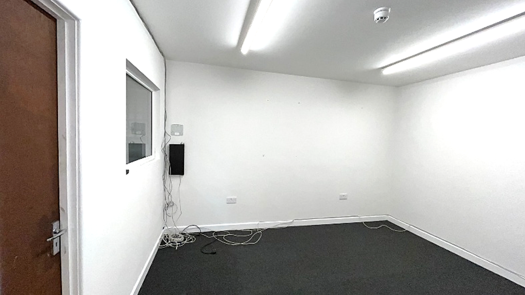 Property photo 3 of 18